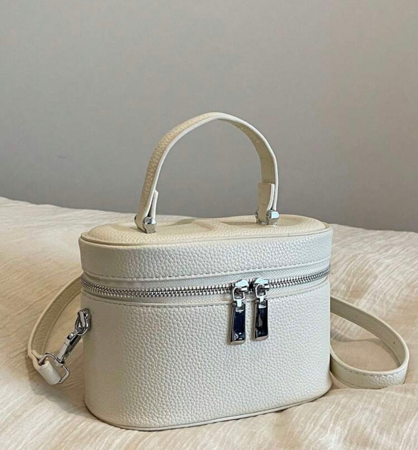 Cutesy Carry Luxe