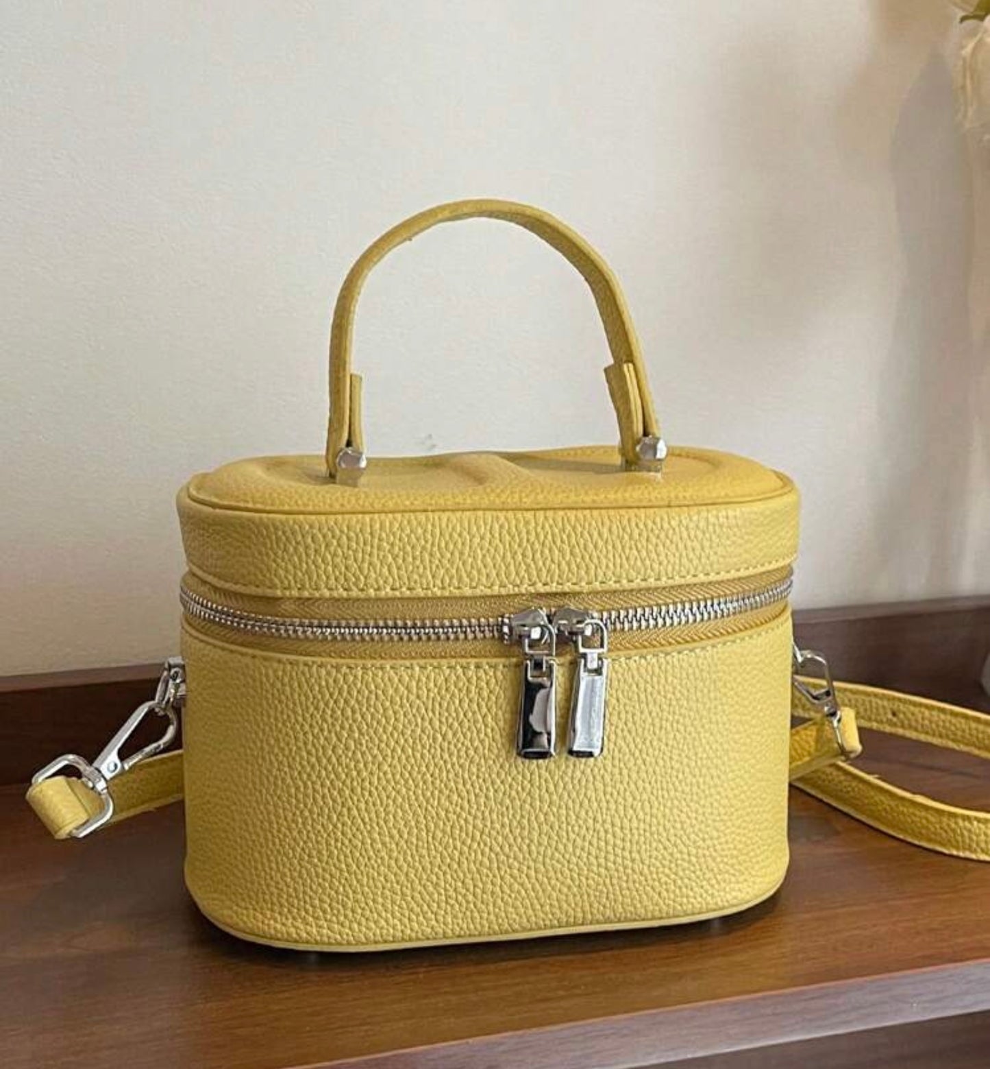 Cutesy Carry Luxe